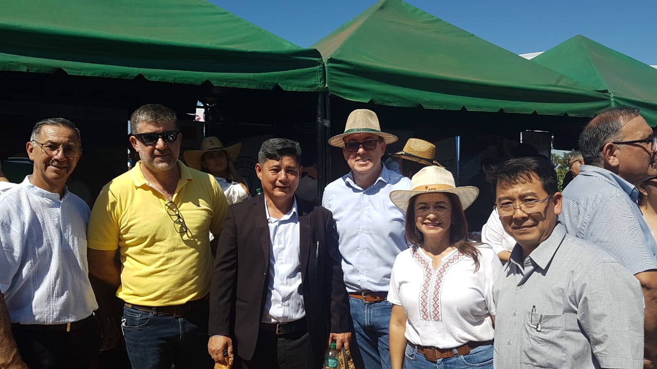 DOCENTES DE LA FACULTAD DE CIENCIAS VETERINARIAS REPRESENTAN A LA UNA EN LA INAUGURACIÓN DE INNOVAR 2025