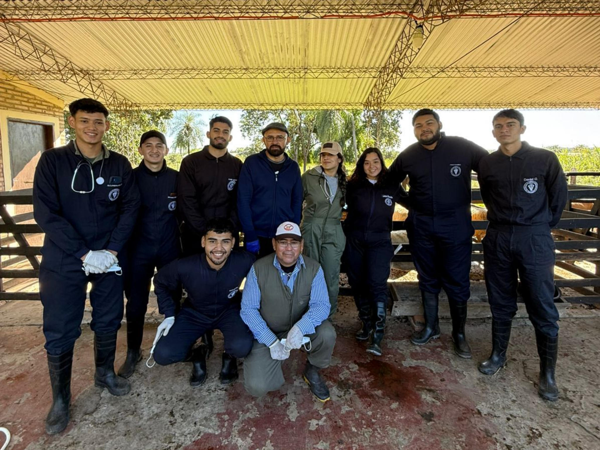 ESTUDIANTES DE LA FCV UNA SEDE CONCEPCIÓN FORTALECEN SU FORMACIÓN EN SALIDA DE CAMPO A LA GRANJA DIDÁCTICA