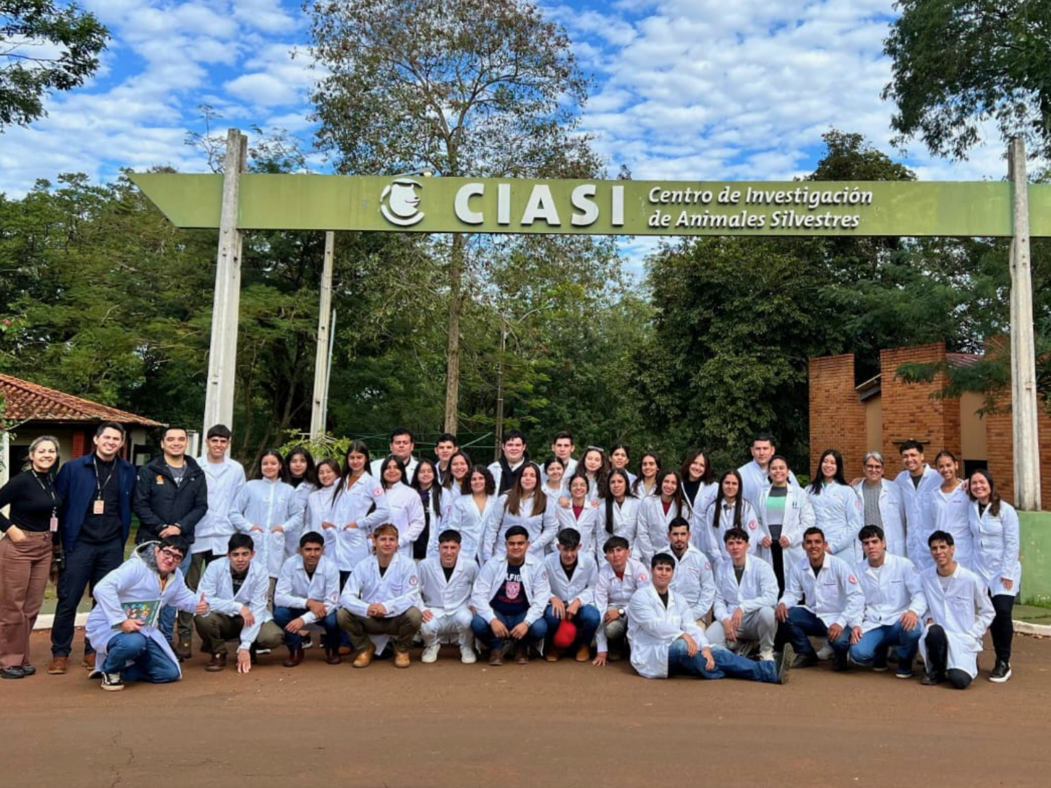 ESTUDIANTES DE LA FILIAL SAN ESTANISLAO DE LA FCV-UNA REALIZARON VISITA GUIADA AL CIASI DE ITAIPÚ BINACIONAL
