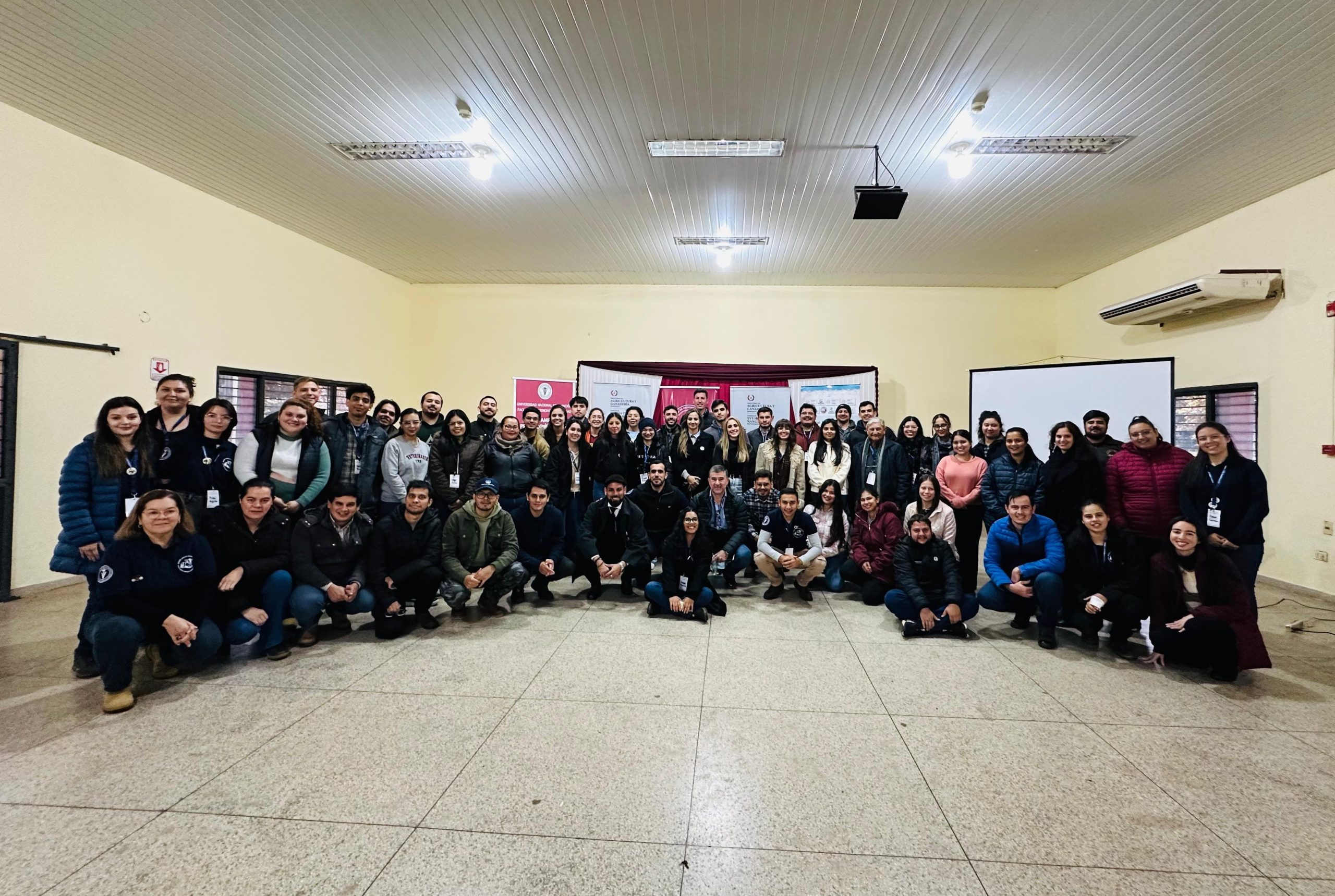 CULMINÓ EL SEMINARIO DE PRODUCCIÓN BOVINA DE LECHE EN LA FCV UNA