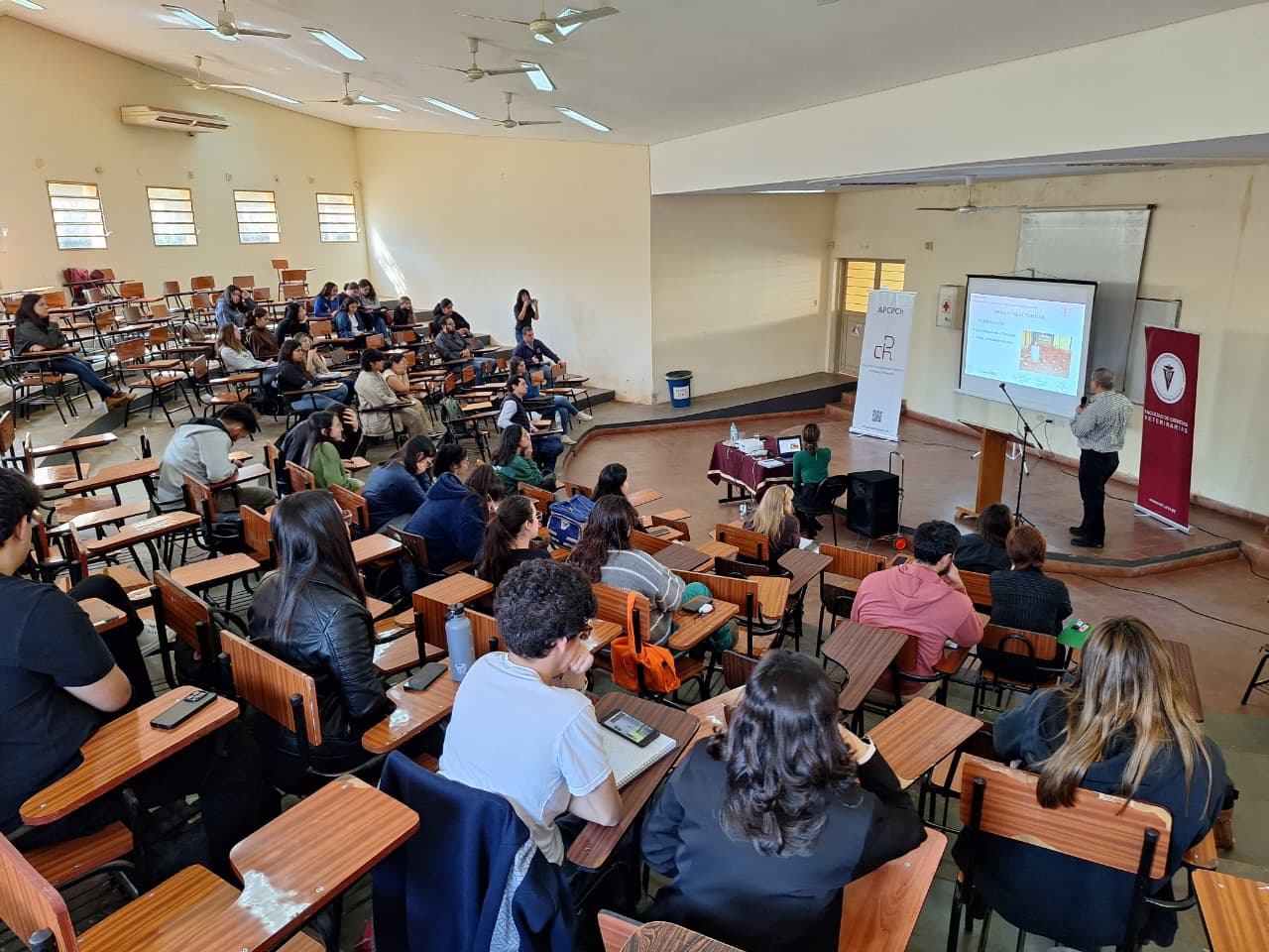 LA FCV REALIZA CHARLA SOBRE CONSERVARCIÓN DE RECURSOS ZOOGENÉTICOS DEL PARAGUAY