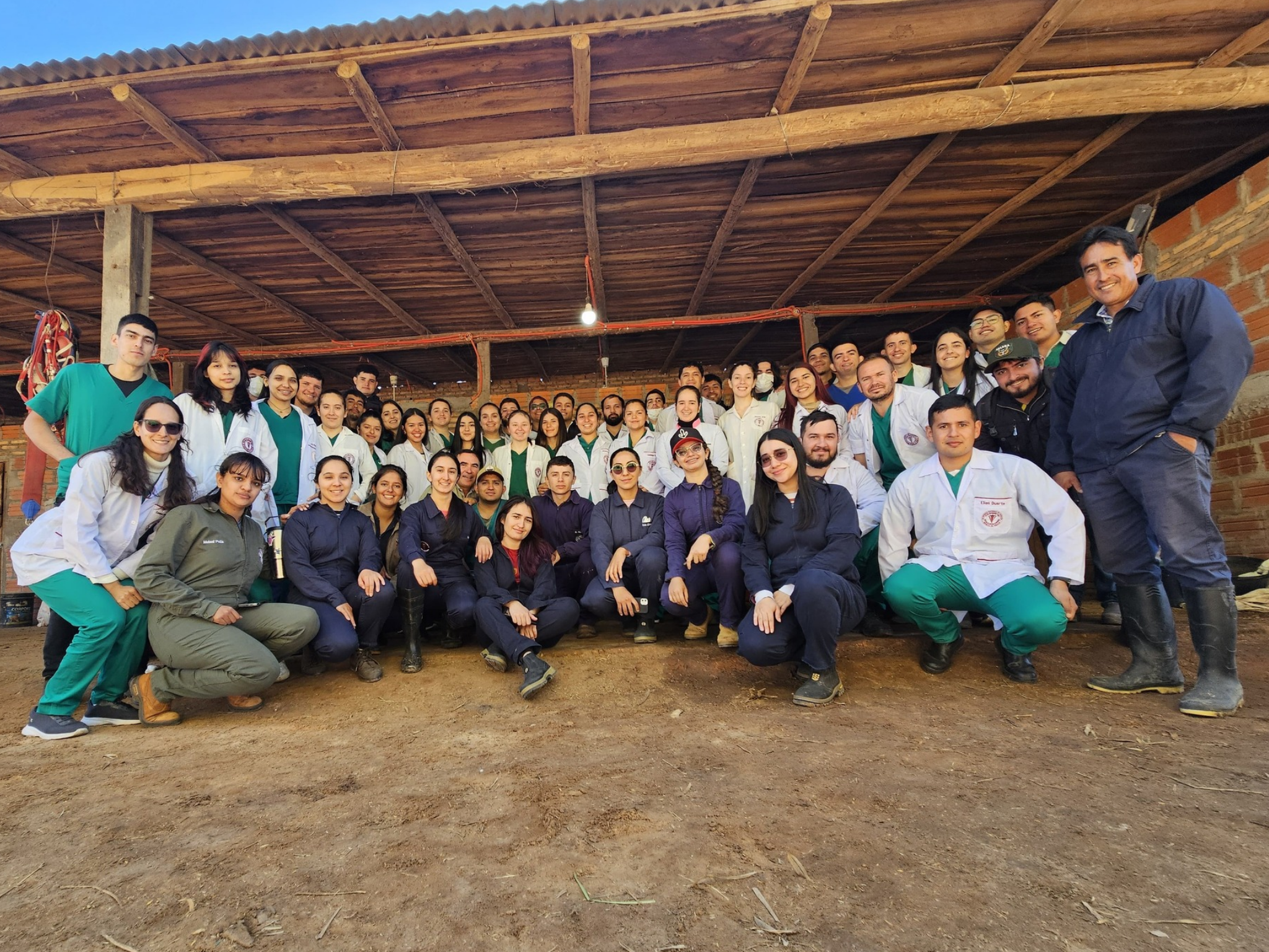 ESTUDIANTES DE LA FCV UNA REALIZARON SALIDA DE CAMPO EN EL STUD SAN MIGUEL