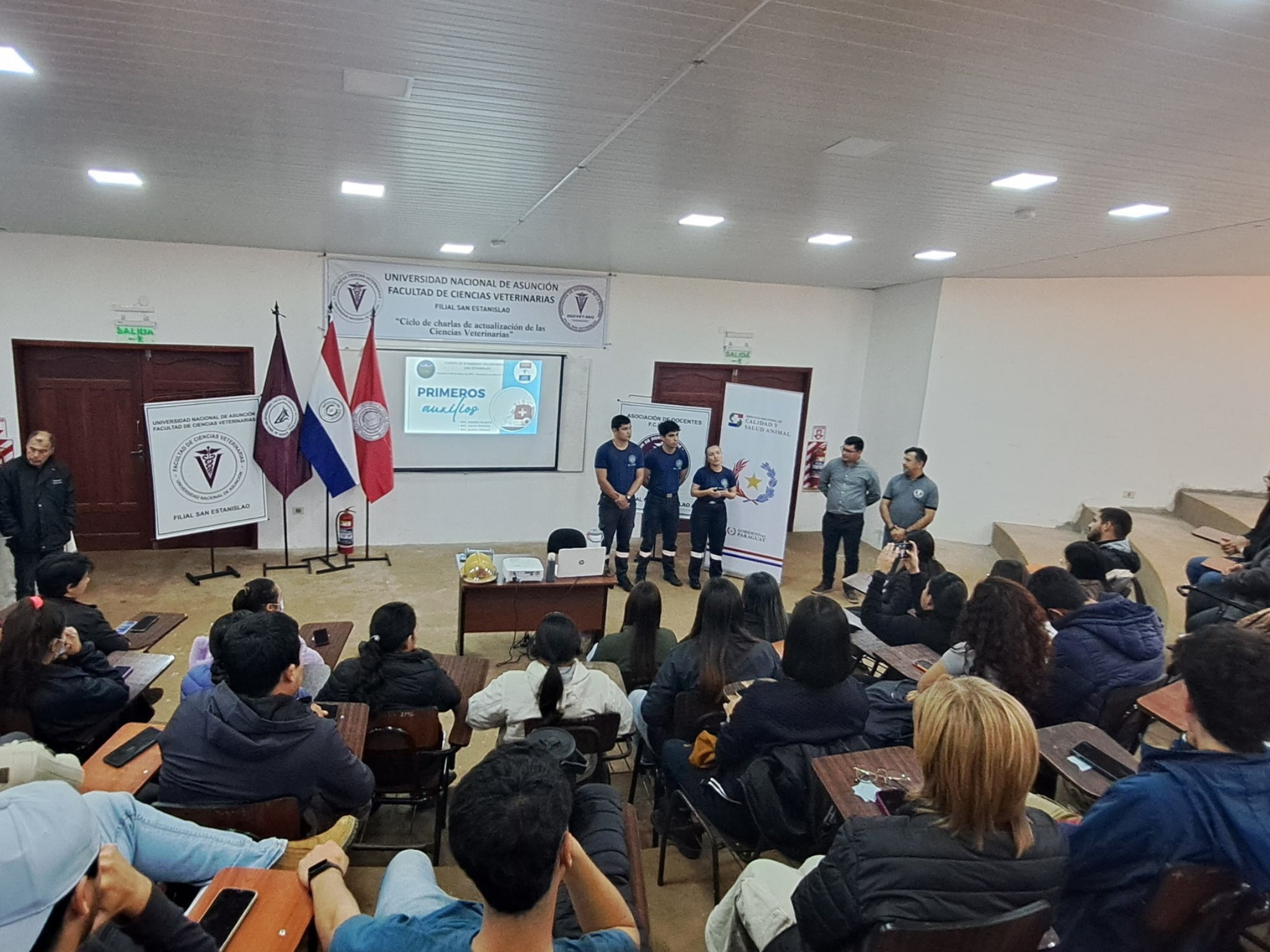 CHARLA SOBRE PREVENCIÓN DE INCENDIOS Y PRIMEROS AUXILIOS EN LA FCV-UNA, FILIAL SAN ESTANISLAO
