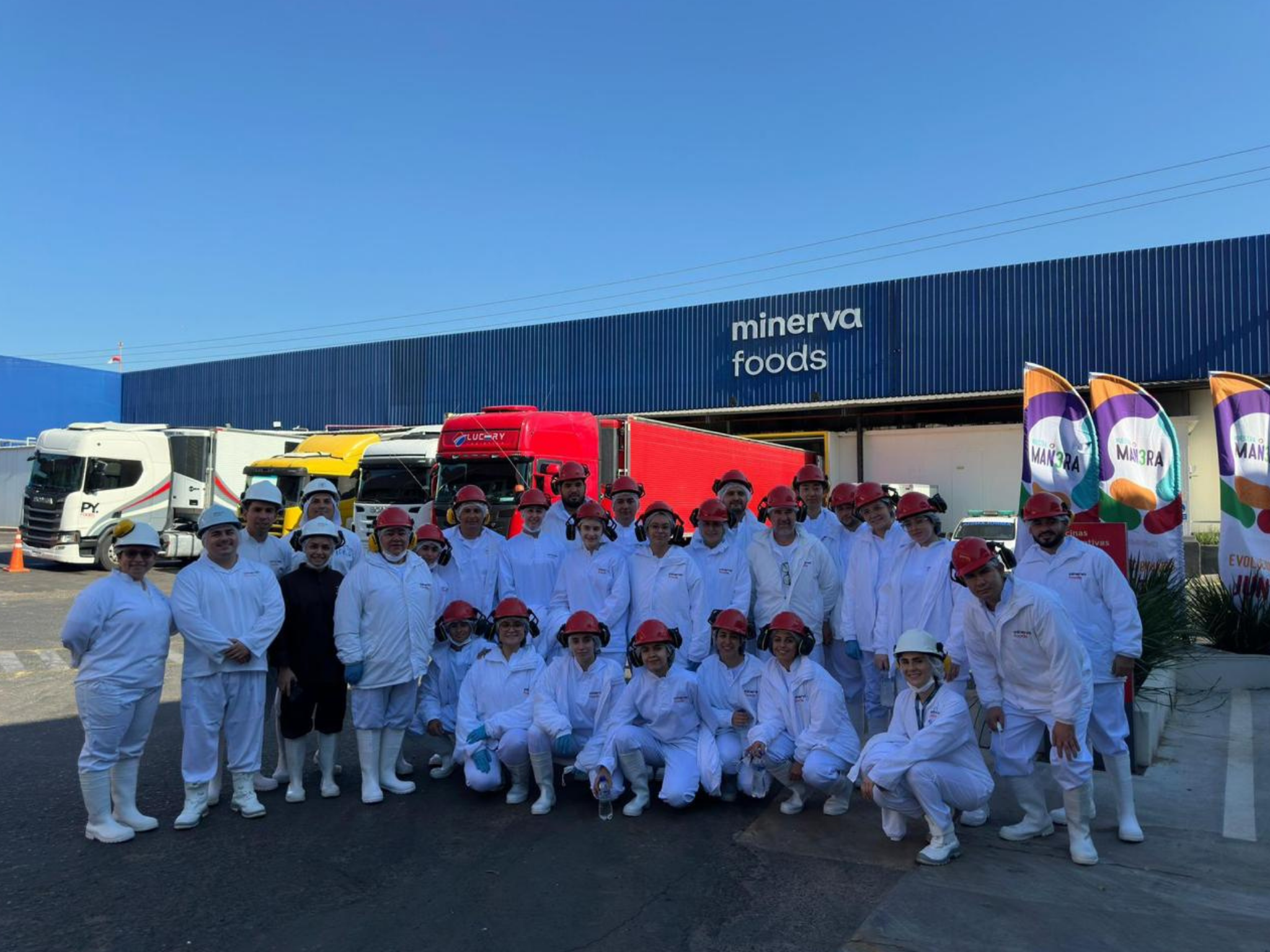 ESTUDIANTES DEL 5° CURSO DE LA FCV UNA FILIAL MISIONES VISITAN EL FRIGORÍFICO MINERVA FOODS