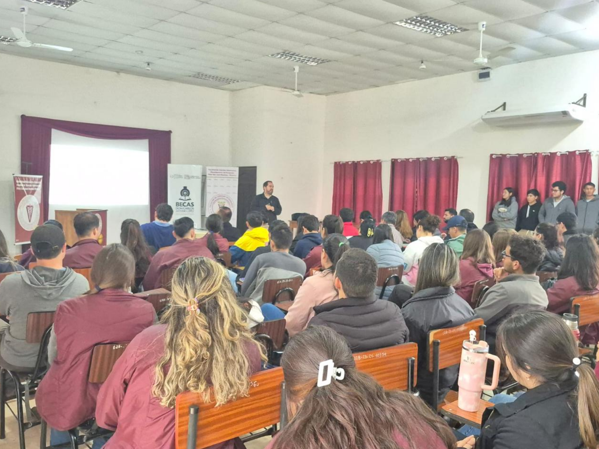 CHARLA INFORMATIVA SOBRE BECAL EN LA FCV UNA MISIONES