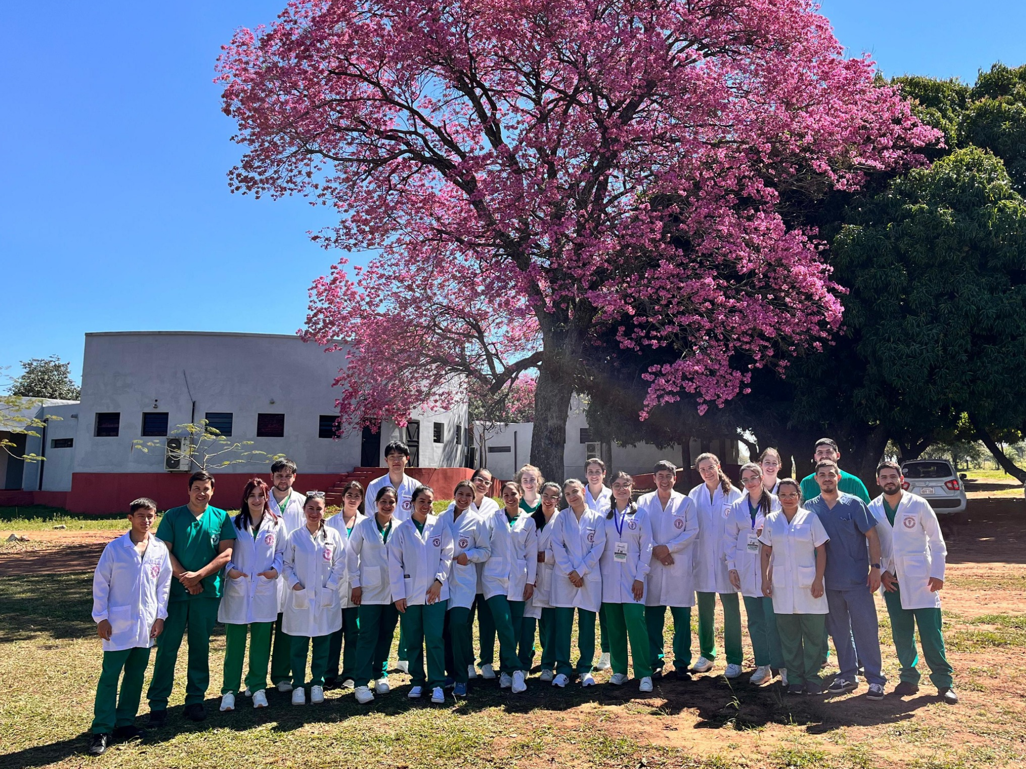 PROFESIONALES Y ESTUDIANTES DE LA FCV-UNA APOYARON LA JORNADA NACIONAL DE CASTRACIÓN