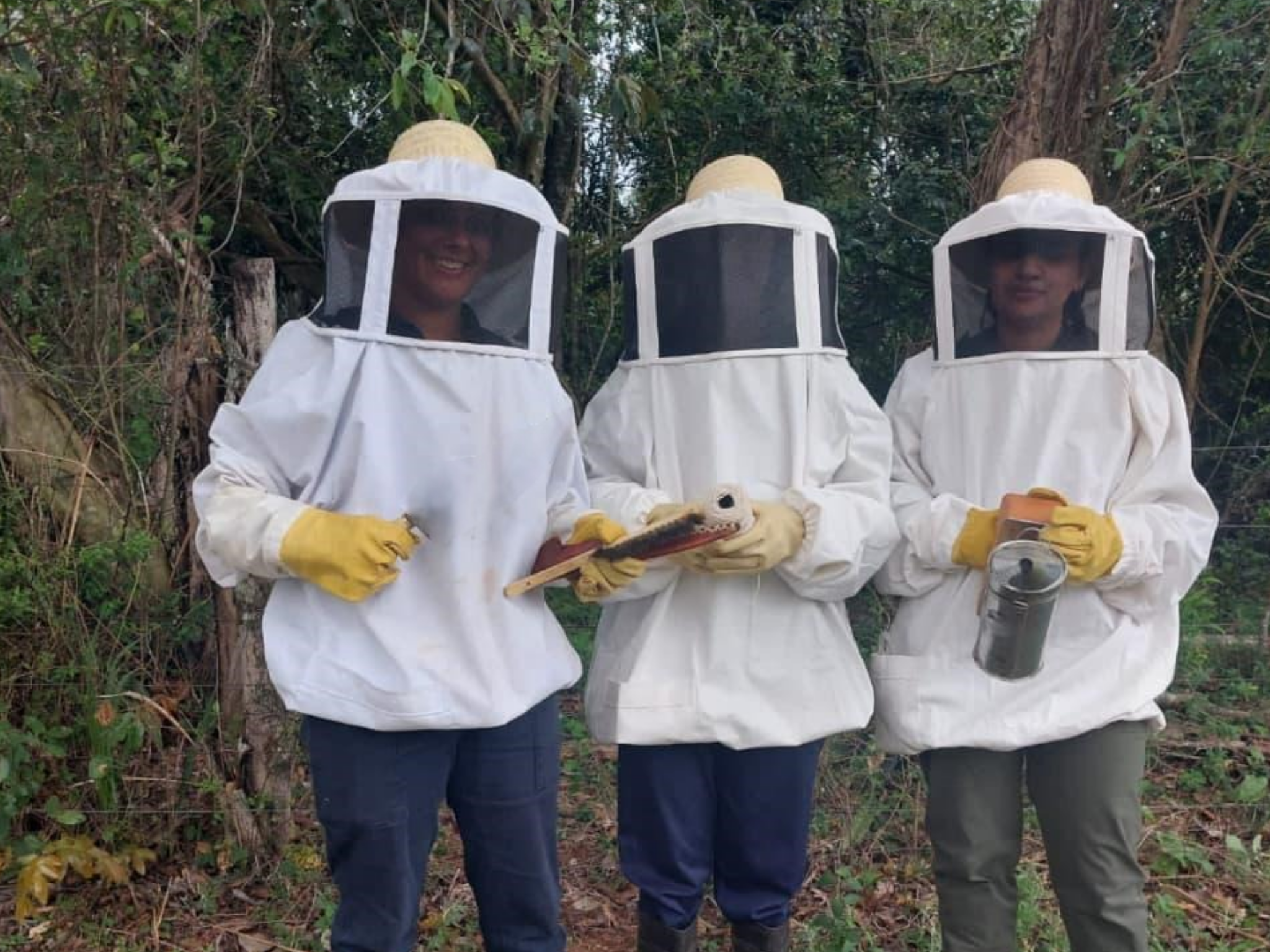 LA FCV-UNA FILIAL CAAZAPÁ RECIBE DONACIONES PARA LA CREACIÓN DE UN APIARIO EDUCATIVO