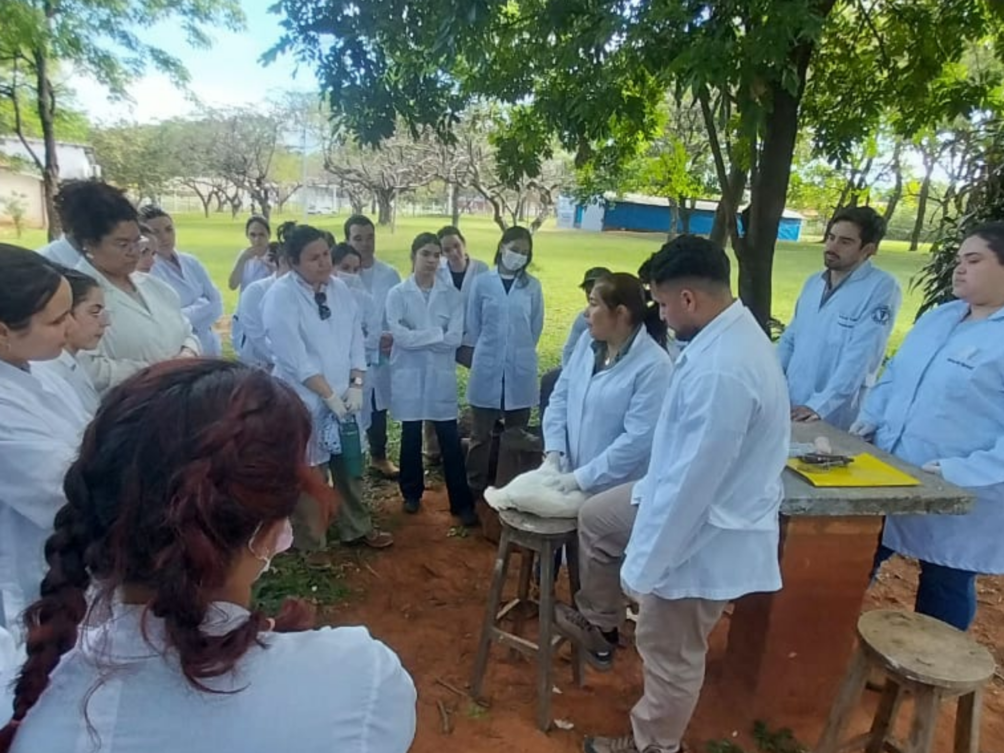 FCV UNA FORTALECE FORMACIÓN CLÍNICA CON PRÁCTICA EN PATOLOGÍA Y CLÍNICA AVIAR