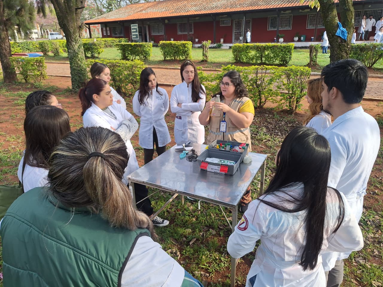 ESTUDIANTES DE LA FCV UNA APLICARON TÉCNICAS DE PESCA EN UNA EXPERIENCIA PRÁCTICA DE ACUICULTURA