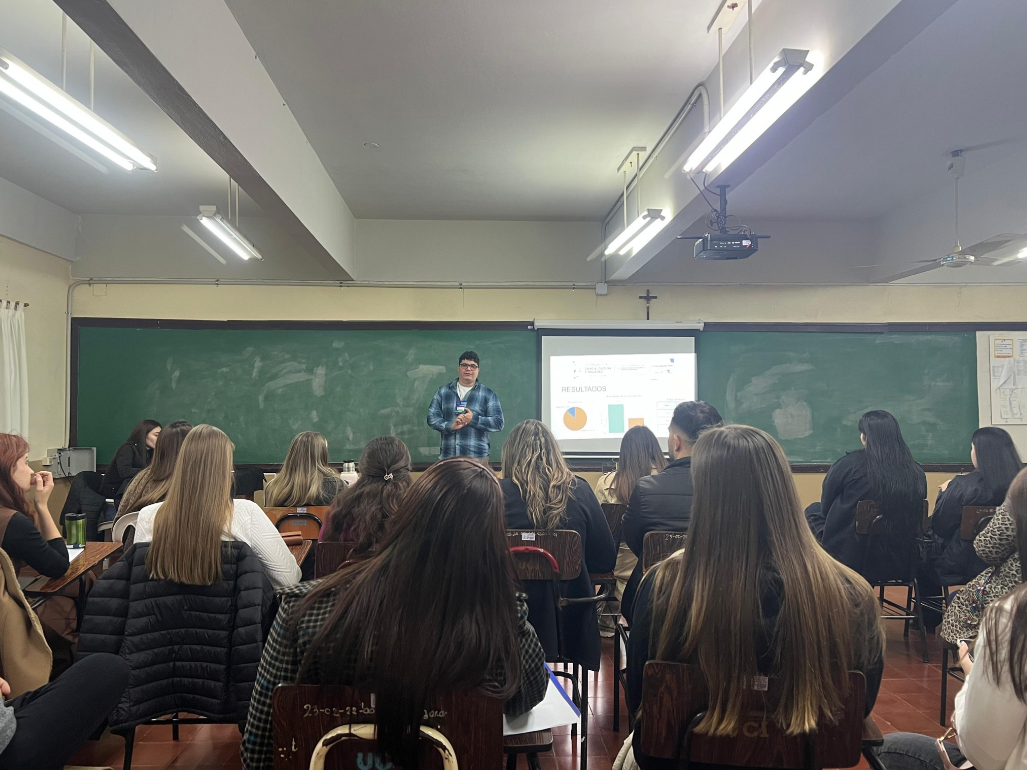 FILIAL CAAZAPÁ DE LA FCV-UNA PRESENTA INVESTIGACIÓN EN EVENTOS CIENTÍFICOS DE ENCARNACIÓN