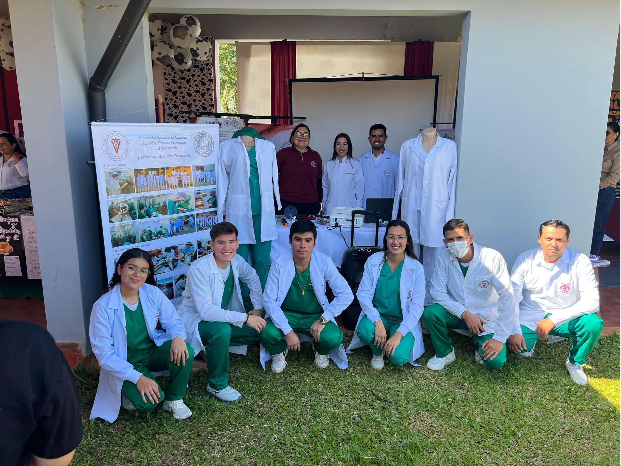 DOCENTES Y ESTUDIANTES PARTICIPARON EN LA FERIA ACADÉMICA Y DE EXTENSIÓN EN LA FCV UNA FILIAL CONCEPCIÓN