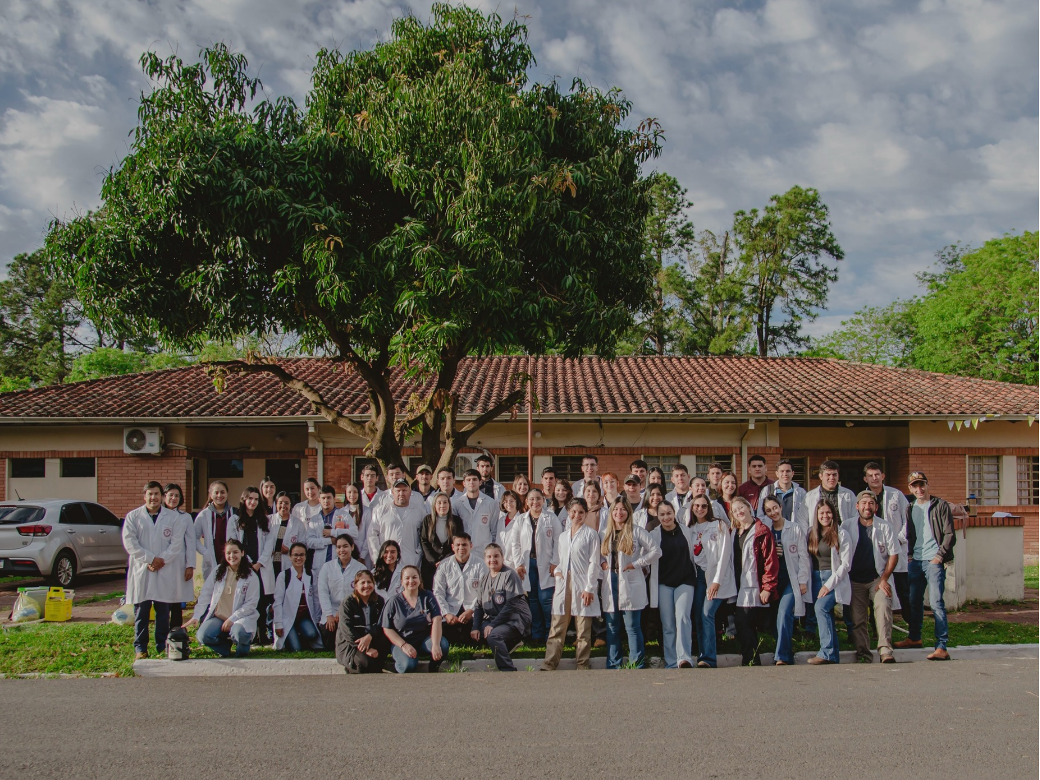 DOCENTES Y ESTUDIANTES DE LA FCV-UNA REALIZARON JORNADA DE VACUNACIÓN ANTIRRÁBICA EN MISIONES