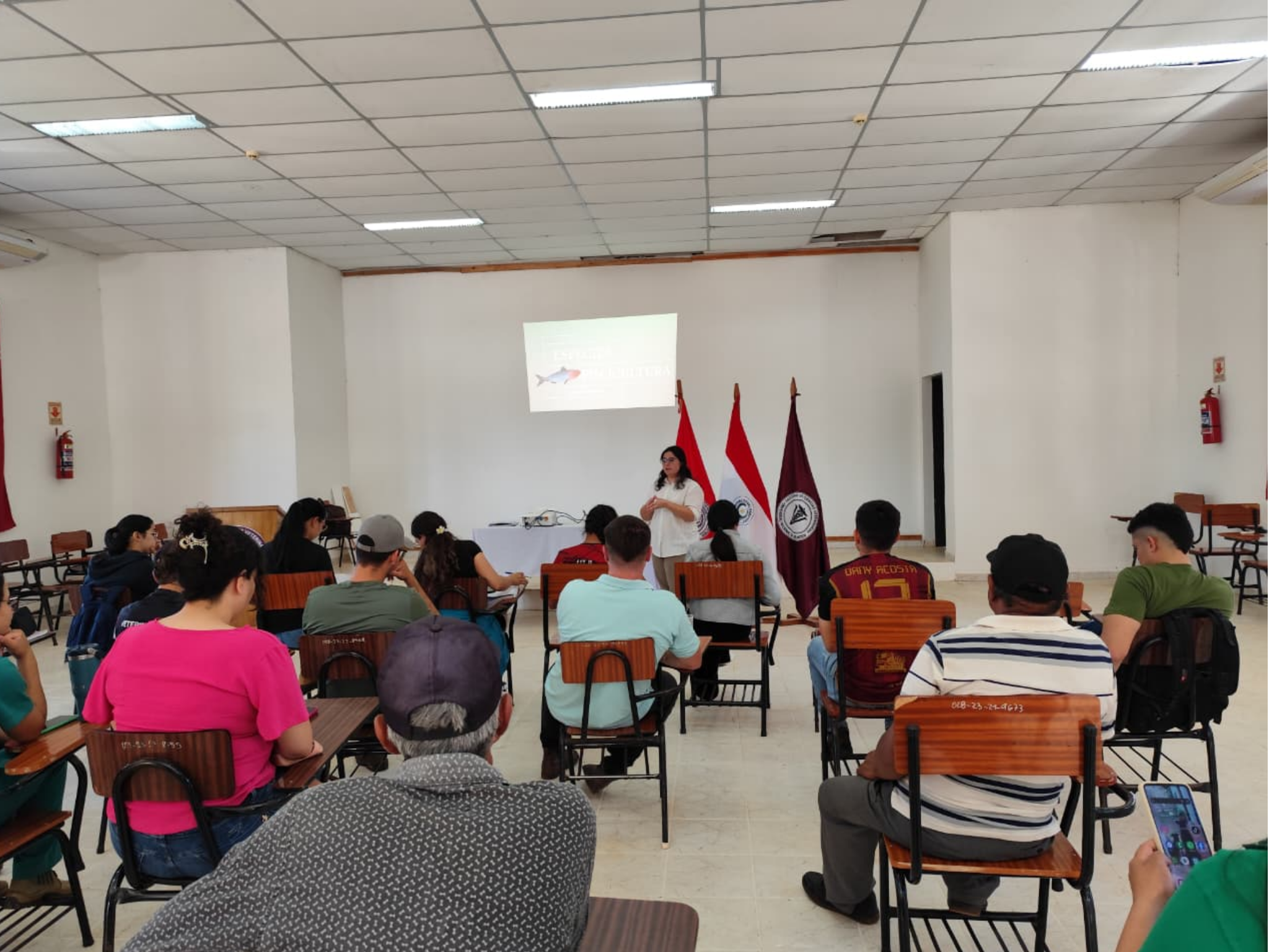 COMPROMISO ACUÍCOLA: FCV UNA FILIAL CAAZAPÁ ORGANIZA CHARLA SOBRE PISCICULTURA