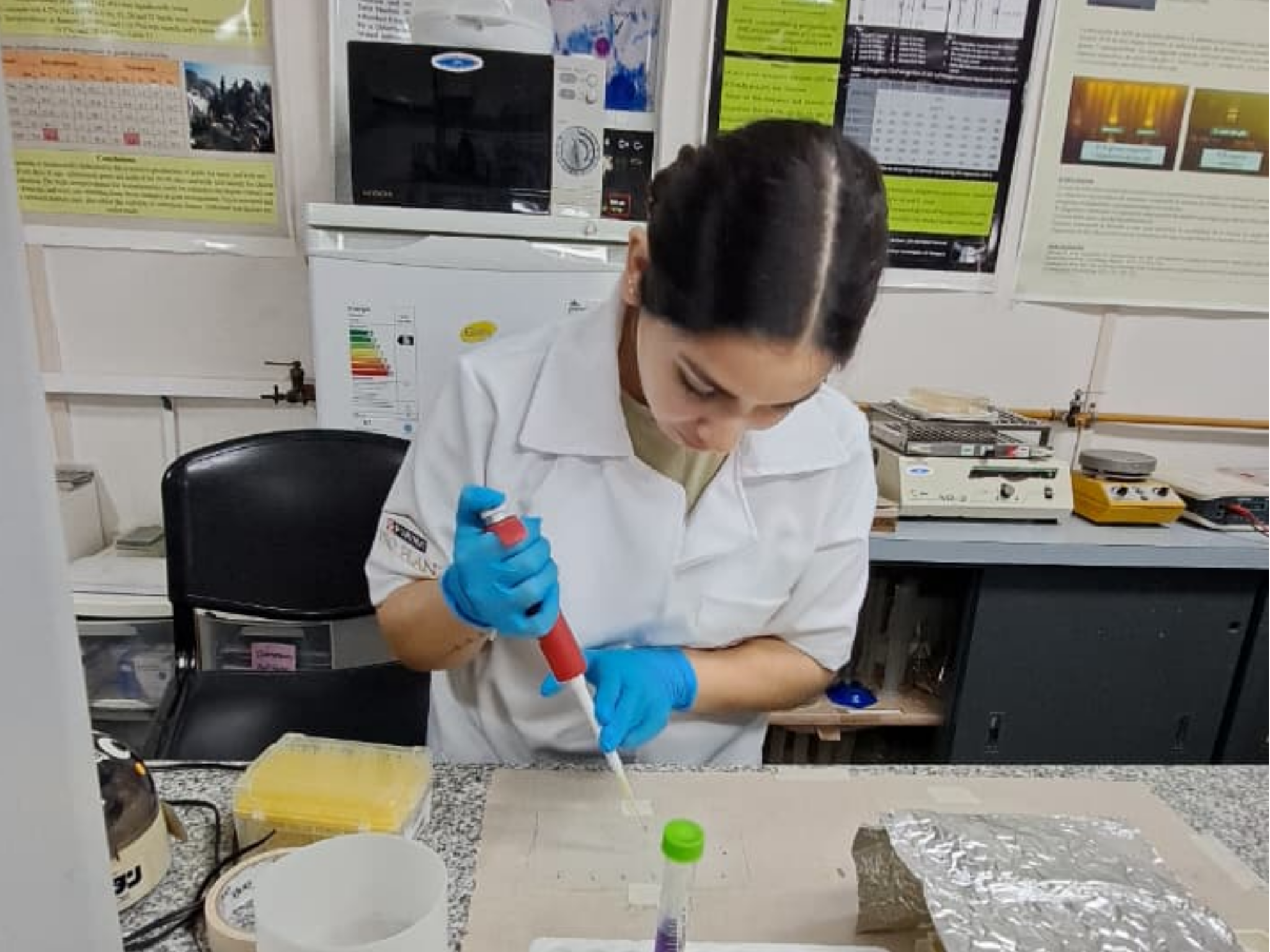 DOCENTE DE LA FCV-UNA REALIZA PASANTÍA DE DIAGNÓSTICO MOLECULAR EN PARASITOLOGÍA EN LA FCV-UNLP