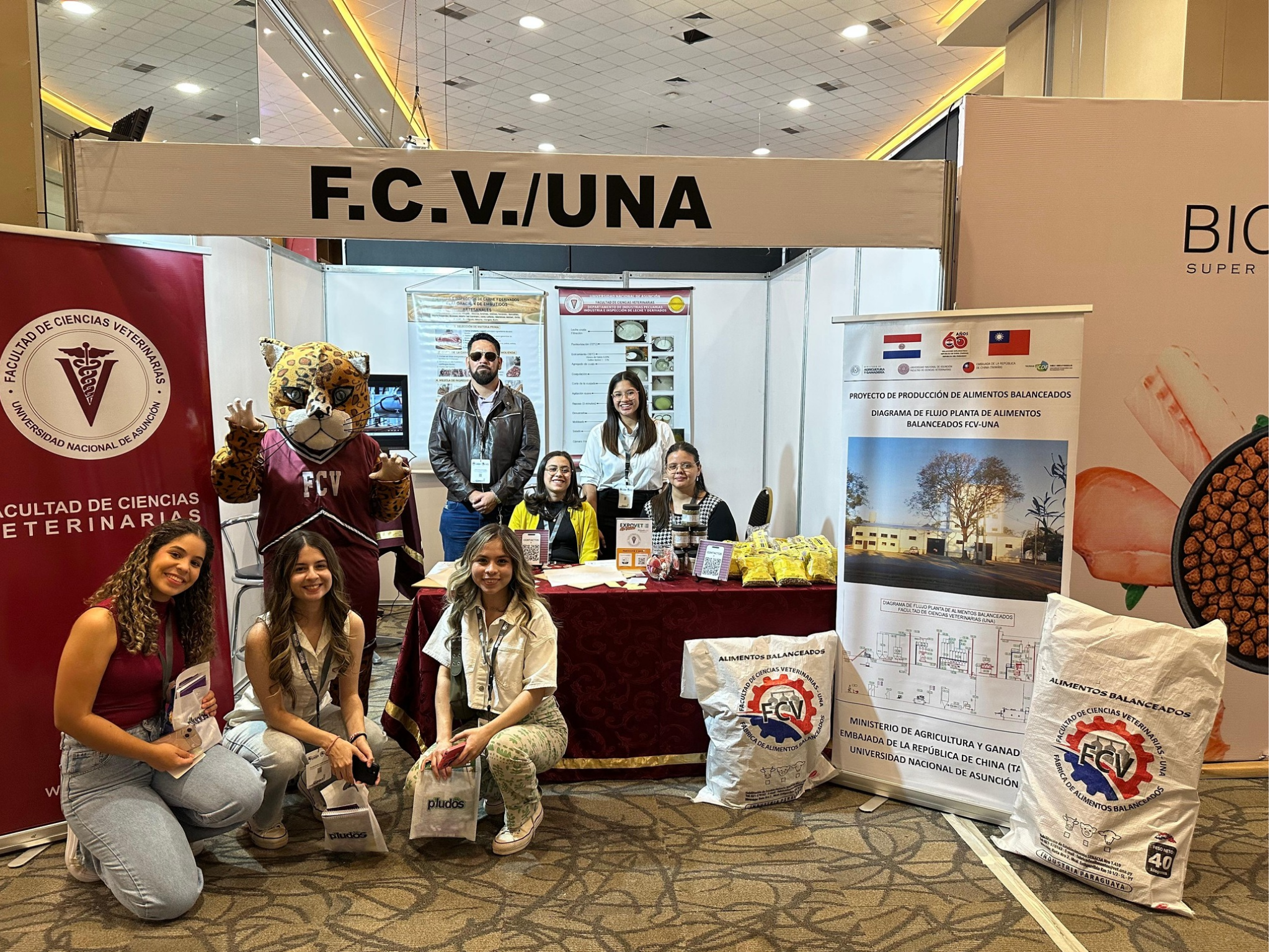 DESTACADA PARTICIPACIÓN DE LA FCV UNA EN LA TERCERA EDICIÓN DE EXPOVET