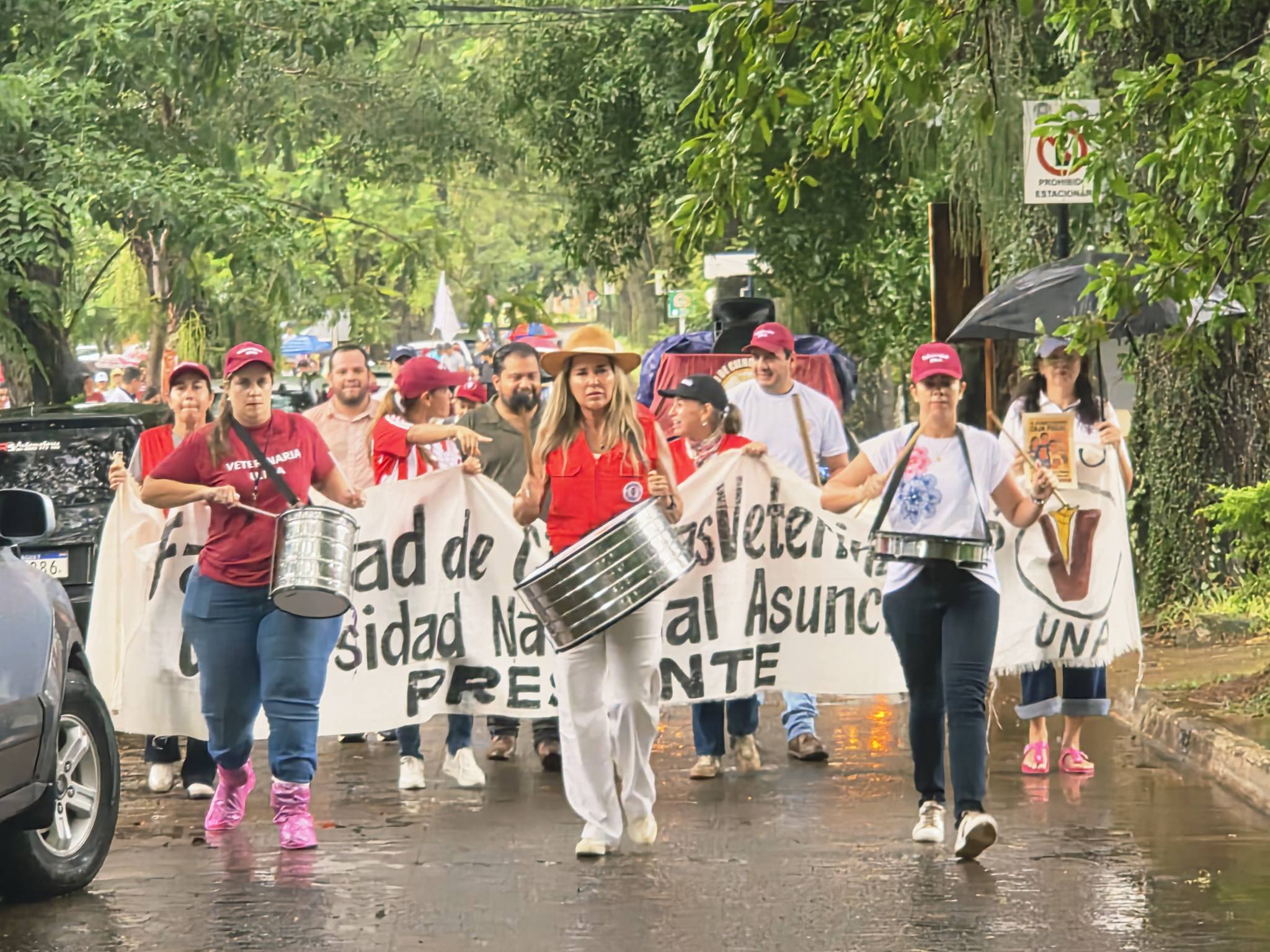 UNA “OLA BLANCA y BORDÓ” PARTIÓ DESDE LA FCV UNA EN APOYO A UNA REFORMA PREVISIONAL JUSTA
