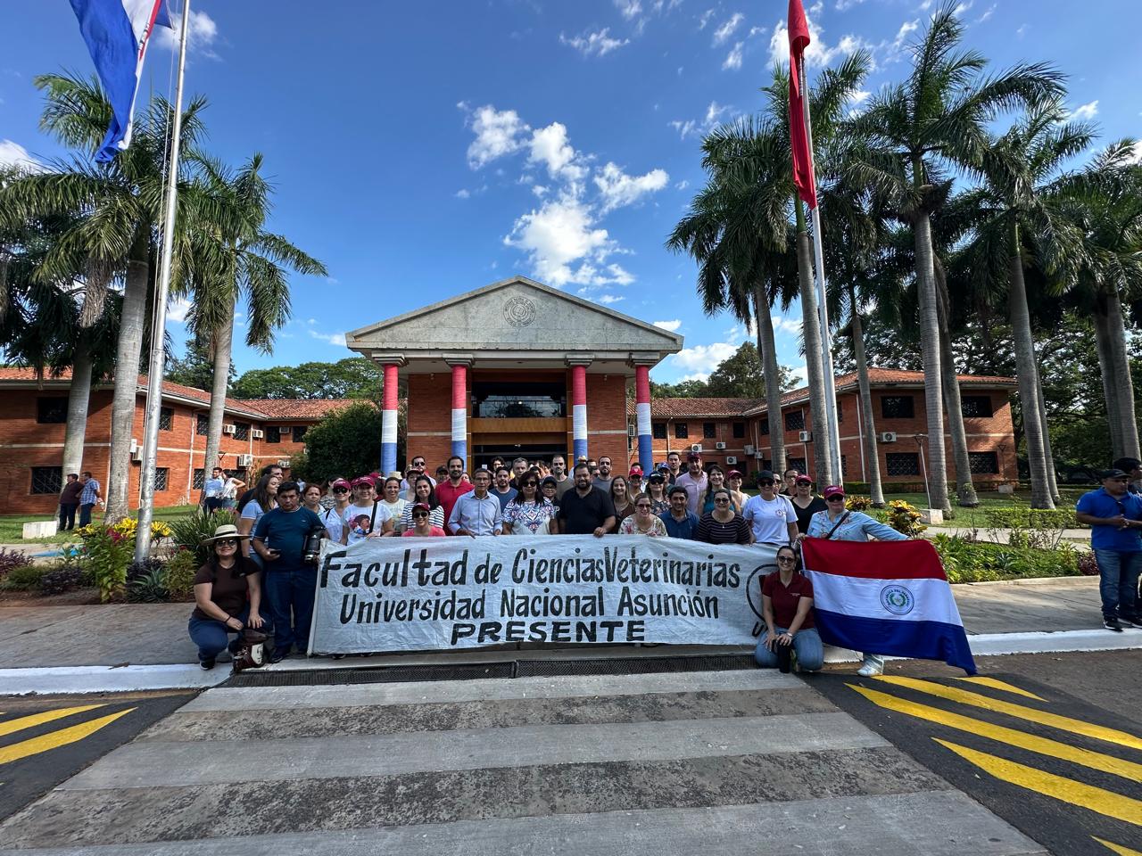 FCV UNA ACOMPAÑÓ LA MOVILIZACIÓN DOCENTE EN EL MARCO DEL PARO UNIVERSITARIO