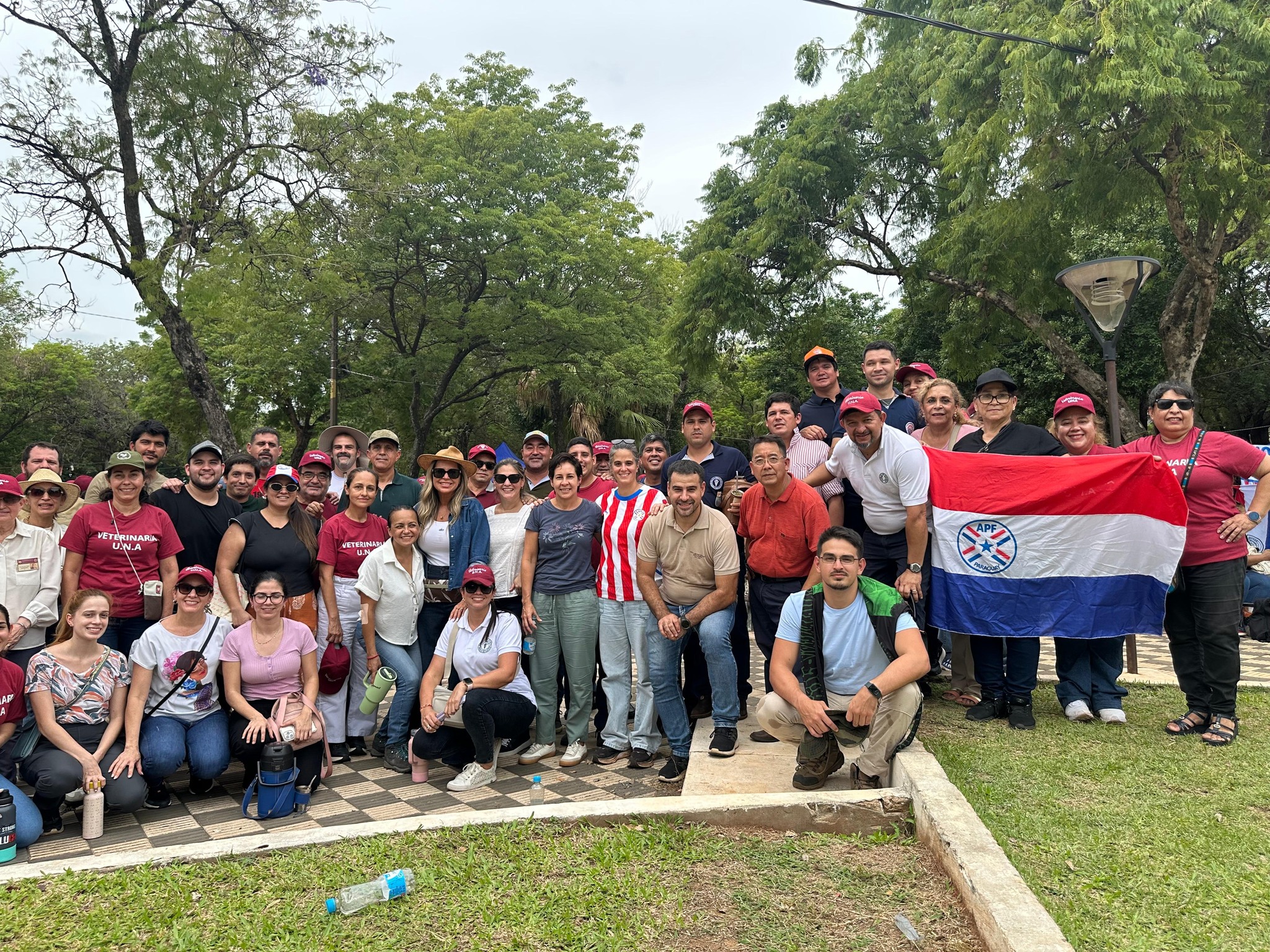DOCENTES DE LA FCV-UNA PARTICIPARON DE MOVILIZACIÓN EN EL MARCO DEL ESTUDIO DE LA REFORMA DE LA CAJA FISCAL
