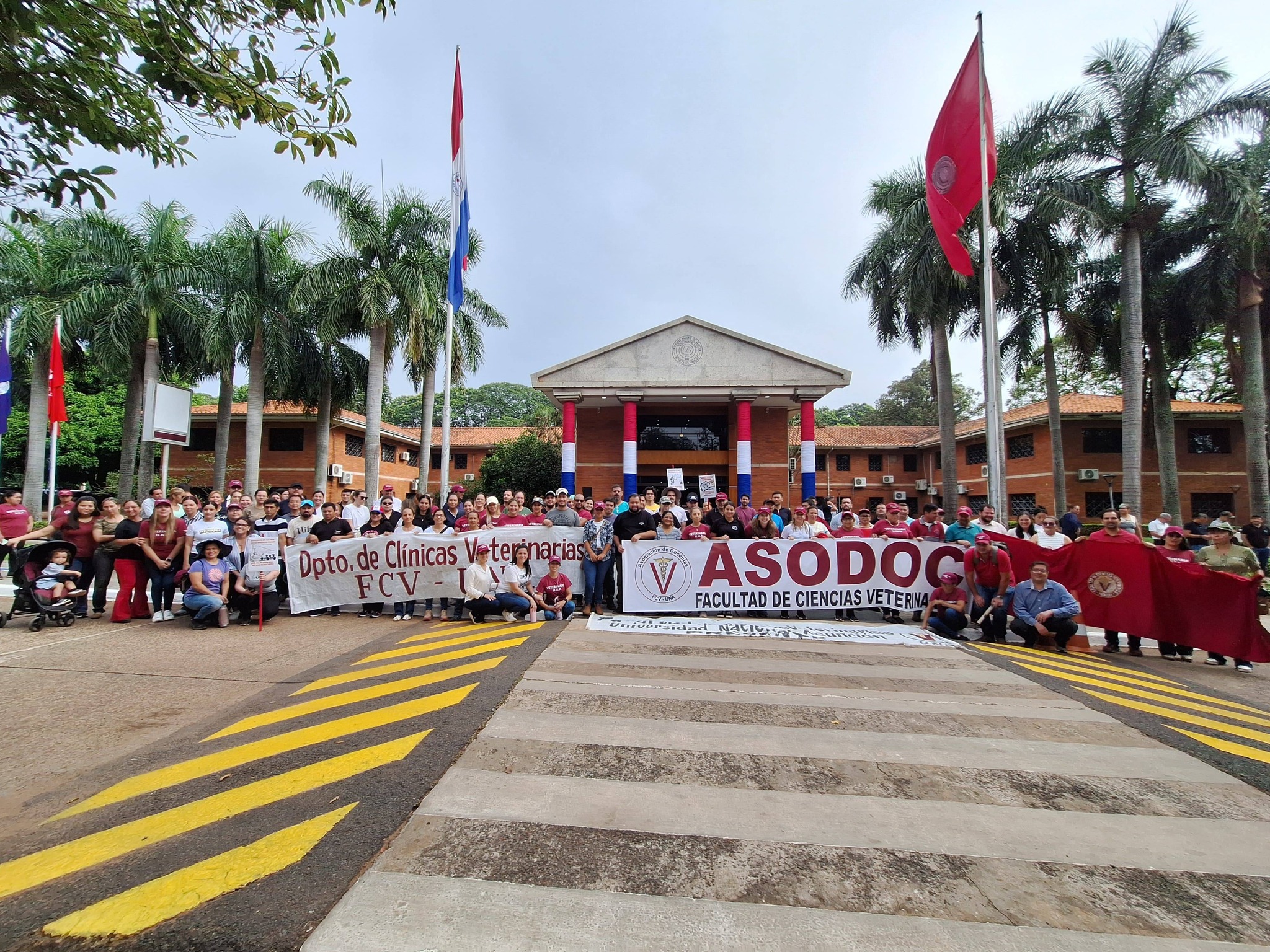 “OLA BORDÓ” DE LA FCV UNA SE SUMÓ A LA MOVILIZACIÓN UNIVERSITARIA EN DEFENSA DE LA JUBILACIÓN DOCENTE