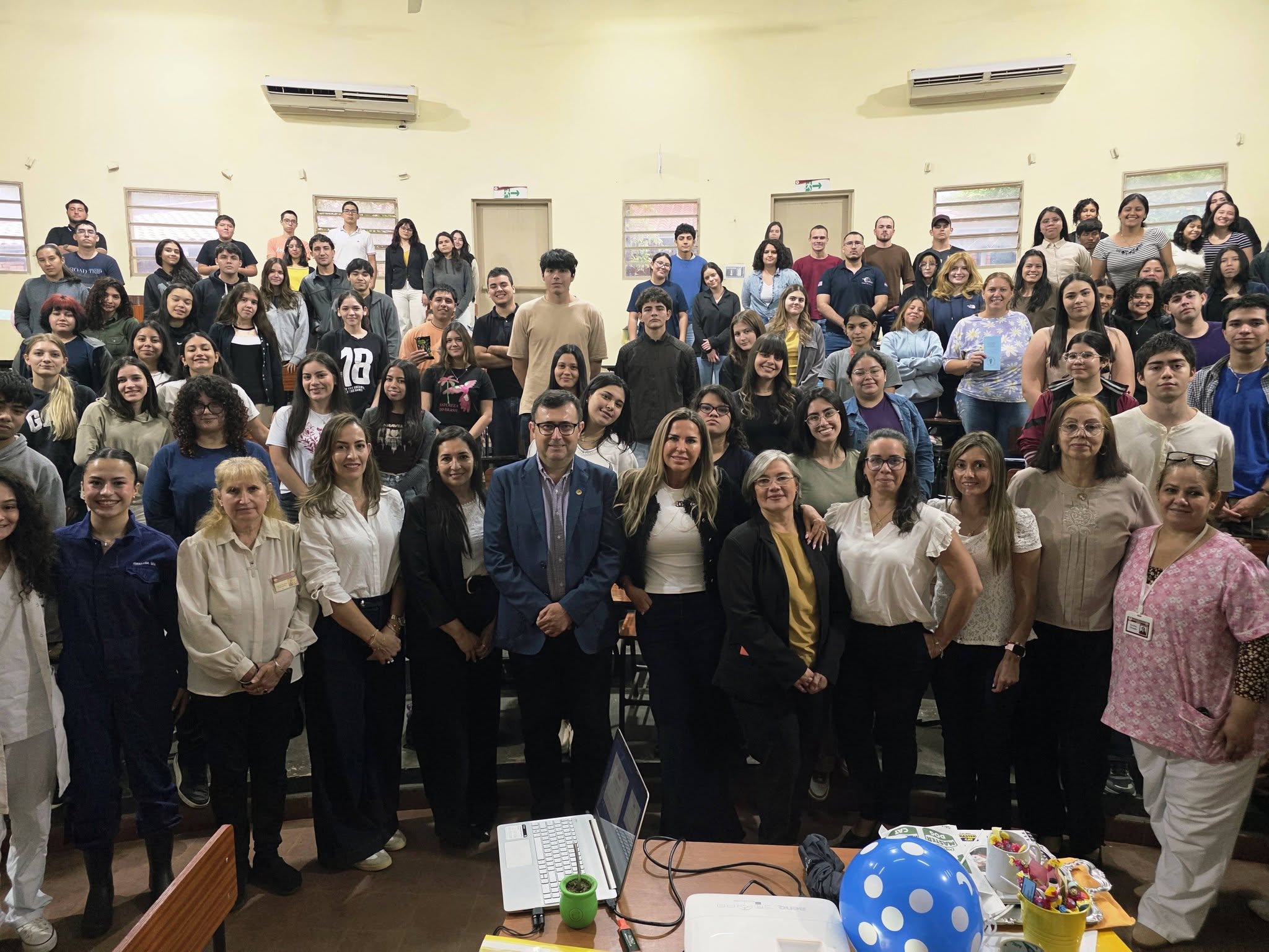 JORNADA DE INTEGRACIÓN DIO LA BIENVENIDA A ESTUDIANTES DEL PRIMER CURSO DE LA FCV-UNA