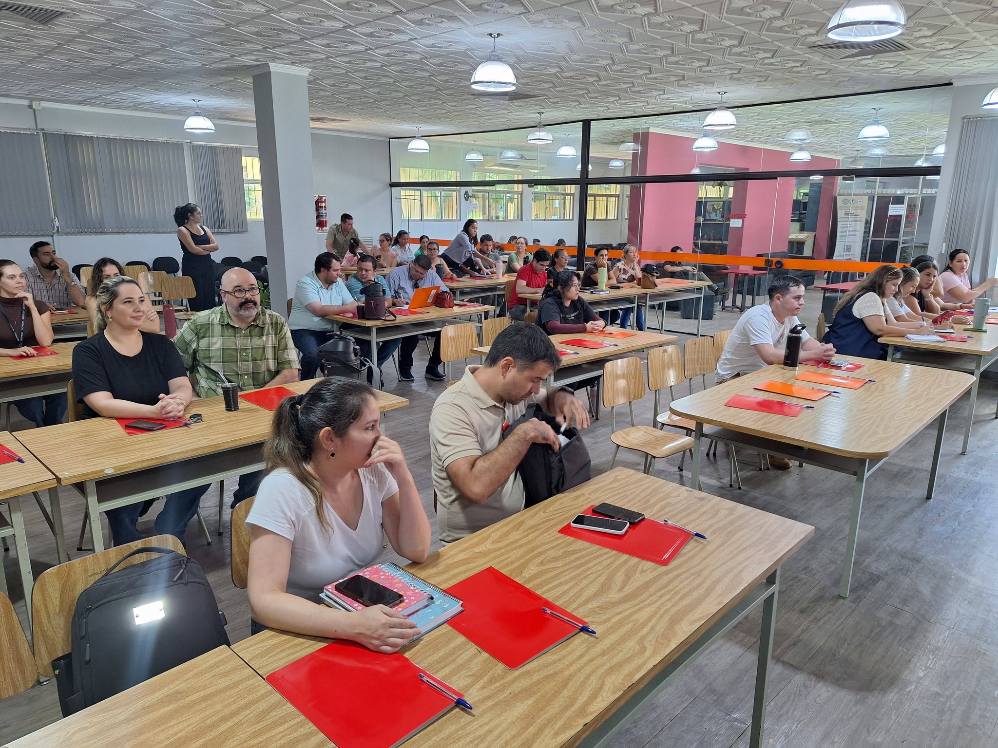 INICIÓ CURSO SOBRE BIENESTAR ANIMAL EN LA FCV UNA CON ENFOQUE EN FORMACIÓN DOCENTE Y ACTUALIZACIÓN CURRICULAR