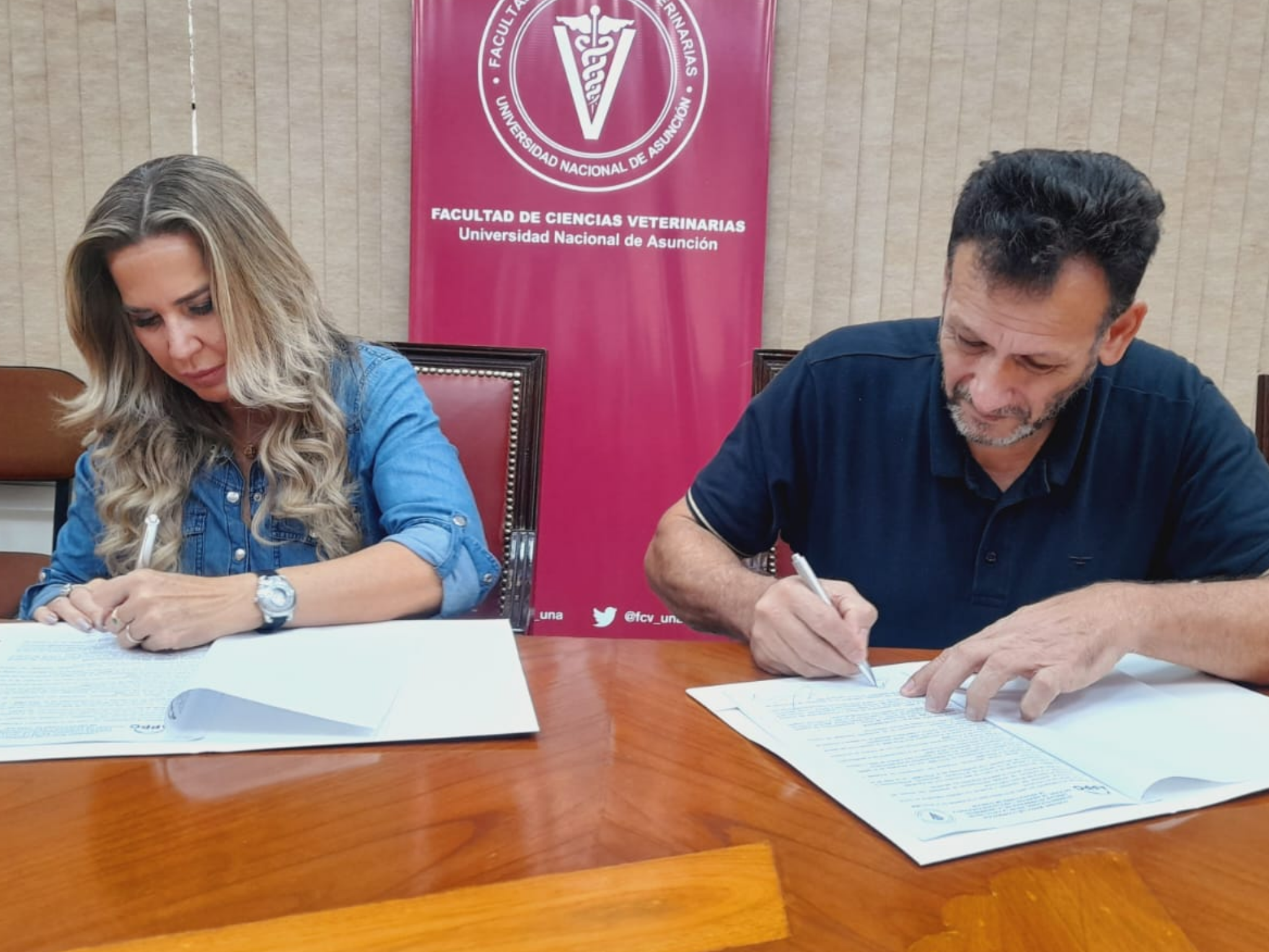 LA FCV UNA Y LA ASOCIACIÓN PARAGUAYA DE PRODUCTORES DE CONEJOS FIRMAN CONVENIO DE COOPERACIÓN