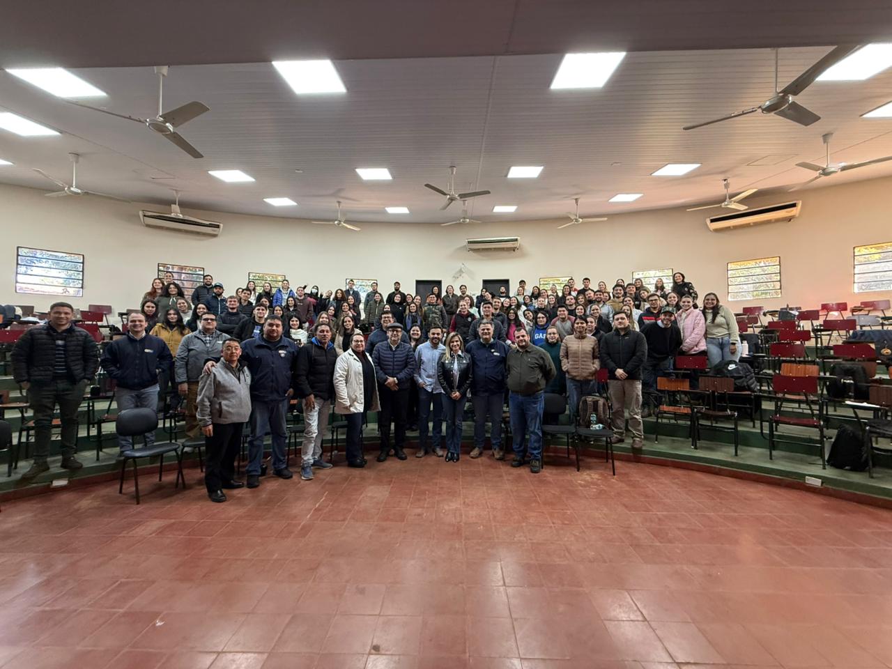 “EL VIAJE DE LA CARNE” REUNIÓ A ESTUDIANTES Y PRODUCTORES EN LA FCV UNA