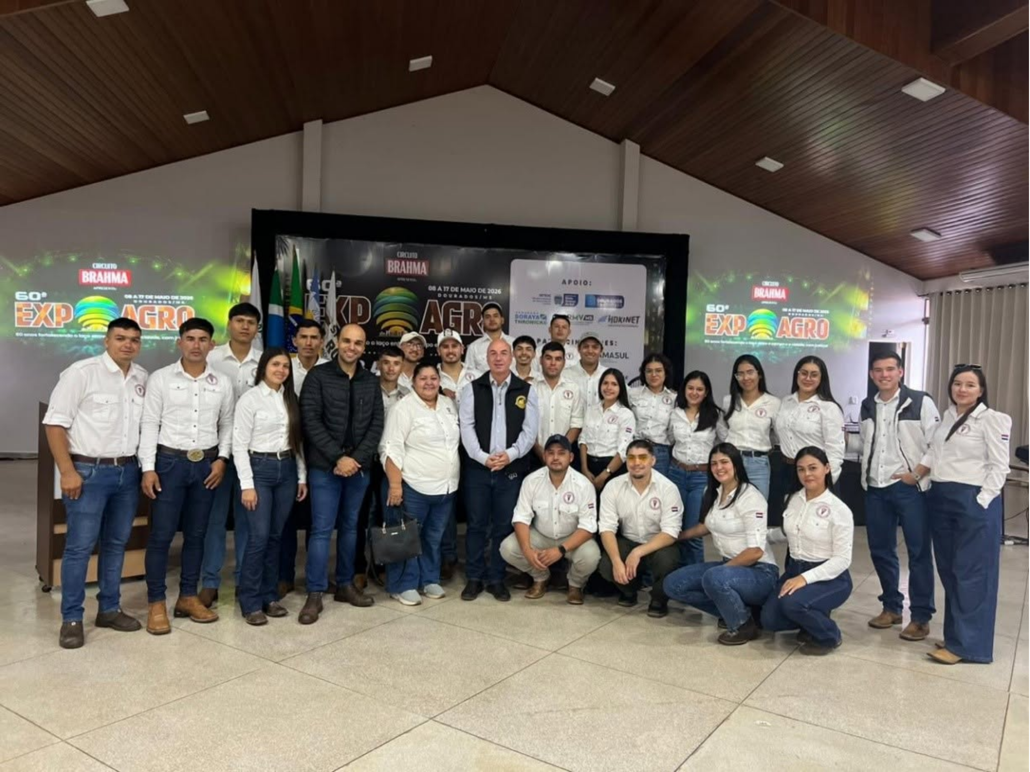 ESTUDIANTES DE LA FILIAL CONCEPCIÓN PARTICIPARON EN LA EXPOFERIA GANADERA DE DOURADOS, BRASIL