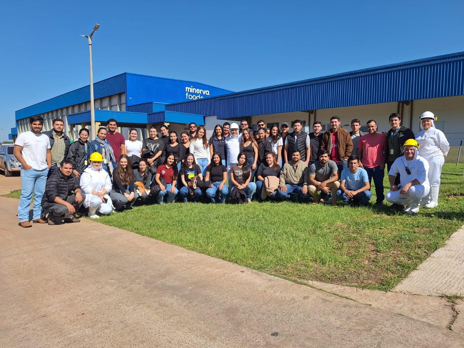ESTUDIANTES DE LA FCV DE LA UNA REALIZARON VISITA TÉCNICA A PLANTA DE MINERVA FOODS EN CONCEPCIÓN