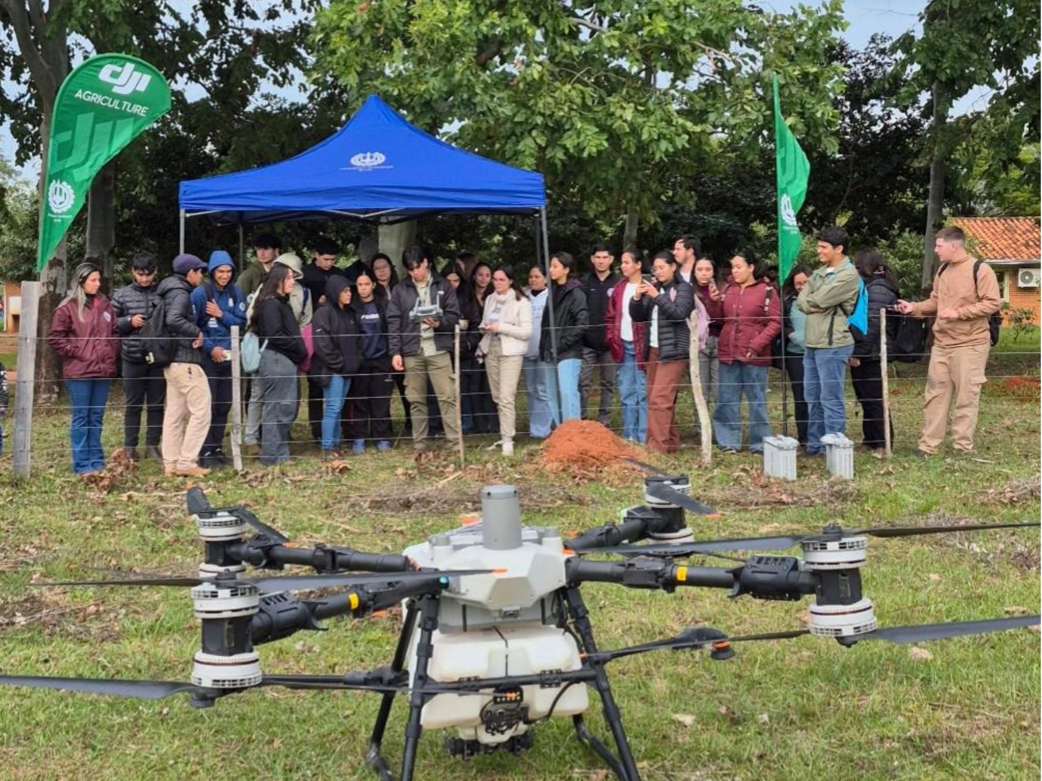 PRESENTAN USO DE DRONES APLICADOS A LA VETERINARIA EN JORNADA TÉCNICA EN SAN JUAN BAUTISTA