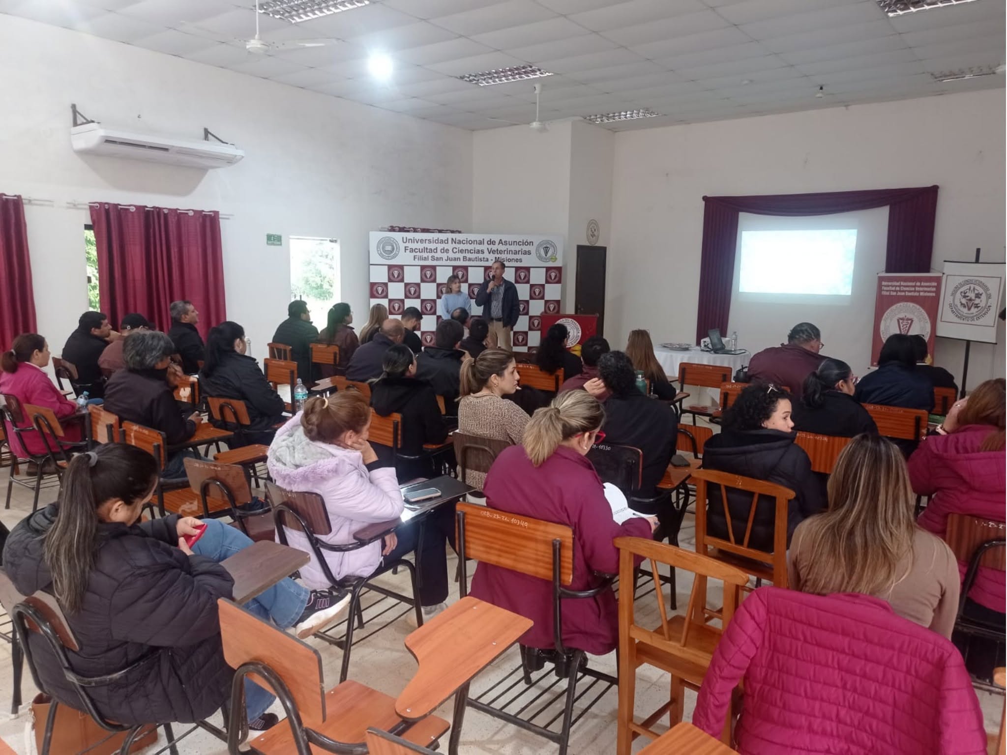 JORNADA DE CAPACITACIÓN ABORDÓ INTELIGENCIA EMOCIONAL Y TEMAS ADMINISTRATIVOS EN LA FCV UNA FILIAL SAN JUAN BAUTISTA MISIONES