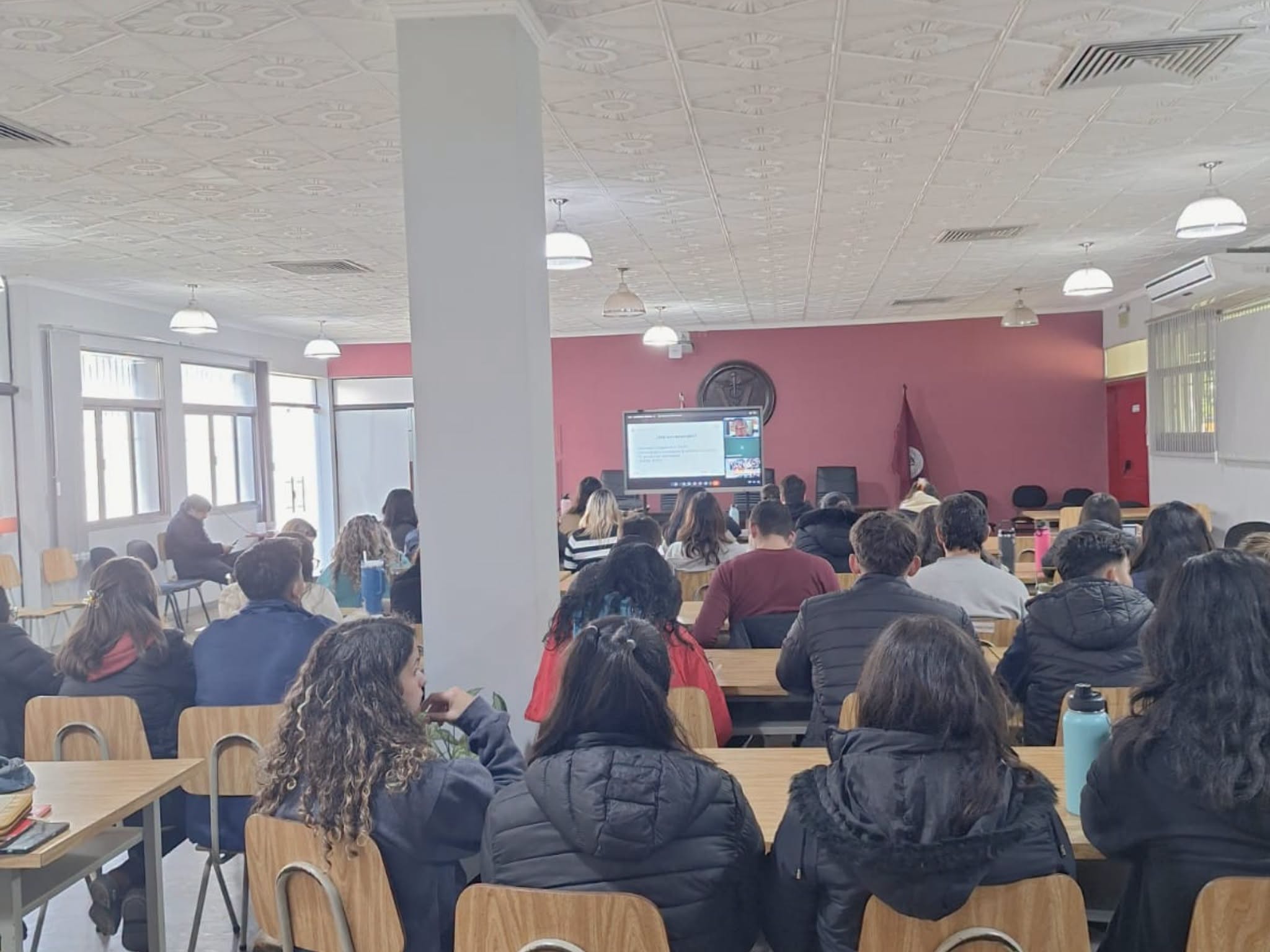 CLASE ESPEJO INTERNACIONAL UNE A ESTUDIANTES DE LA FCV-UNA Y LA UNIVERSIDAD CATÓLICA DE SANTIAGO DE GUAYAQUIL