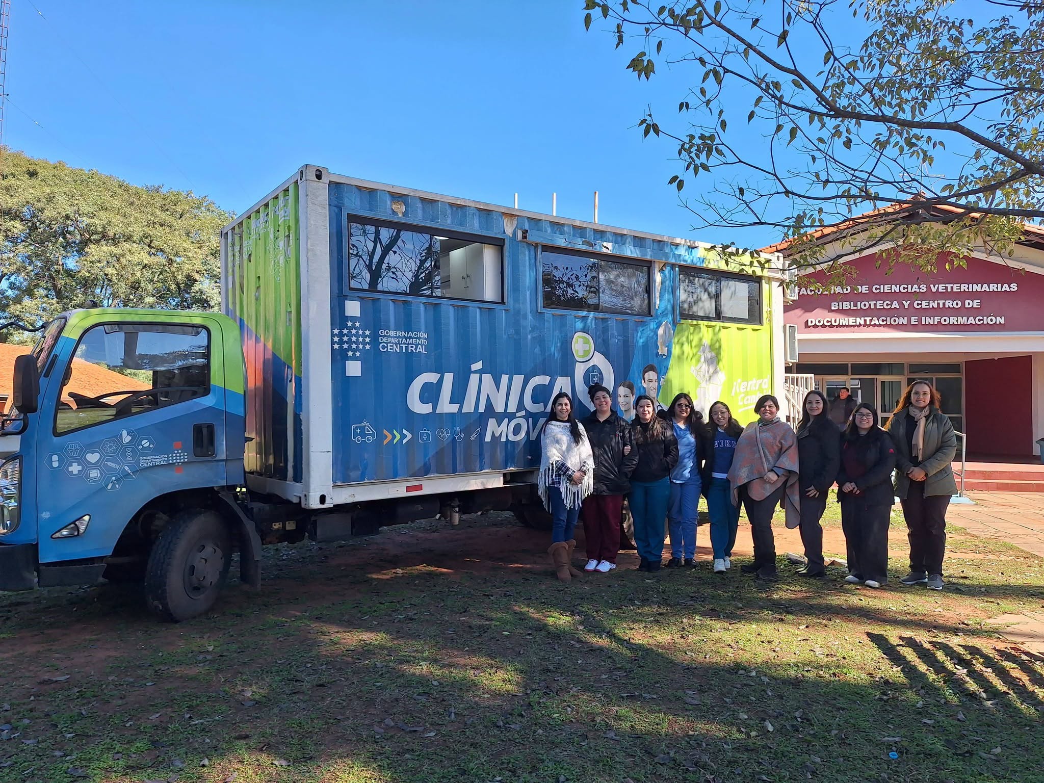 CLÍNICA MÓVIL BRINDÓ SERVICIOS GRATUITOS EN LA FCV UNA