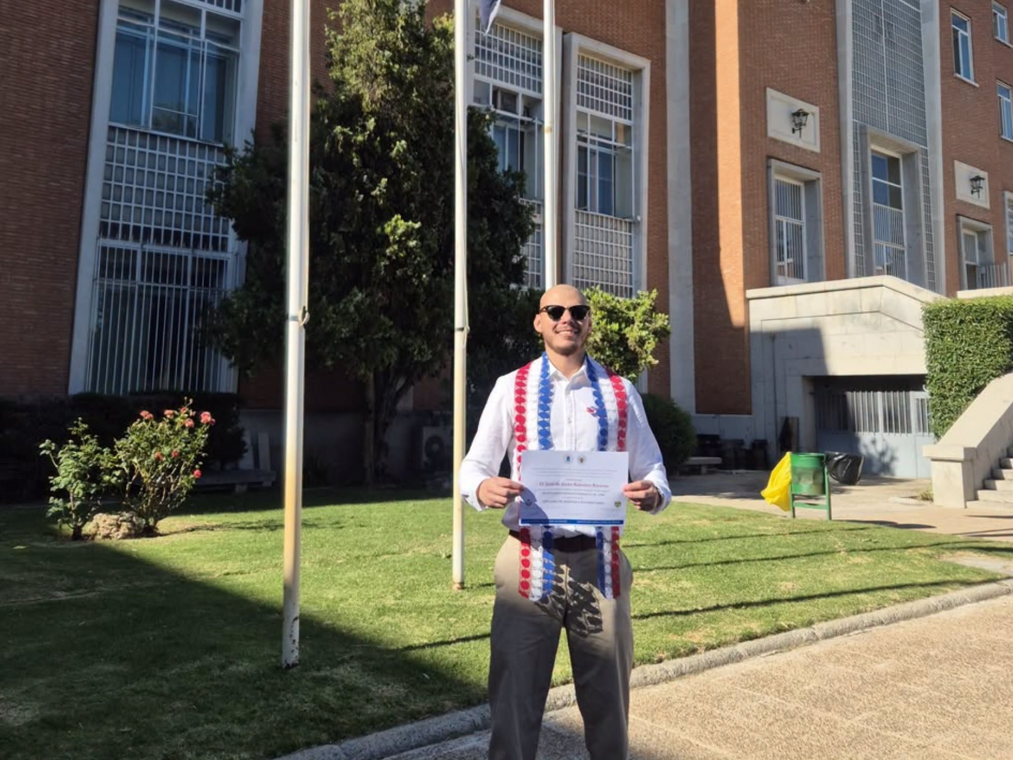 DOCENTE DE LA FCV UNA PRESENTÓ SU TRABAJO FINAL DE MÁSTER EN ESPAÑA