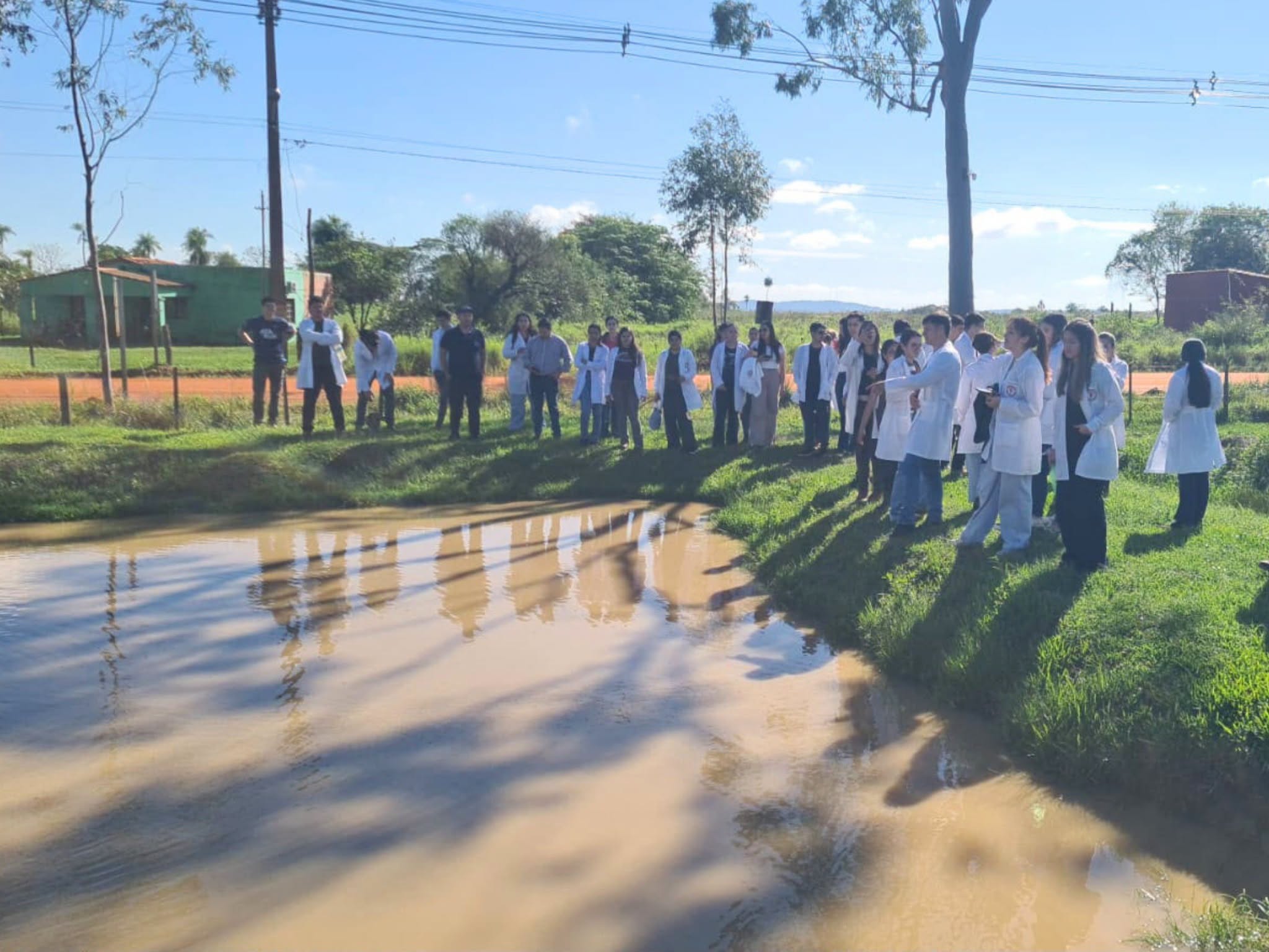 ESTUDIANTES DE LA FILIAL MISIONES REALIZARON PRÁCTICA DE BIOLOGÍA Y PATOLOGÍA PESQUERA EN EL DEPARTAMENTO DE PESCA Y ACUICULTURA