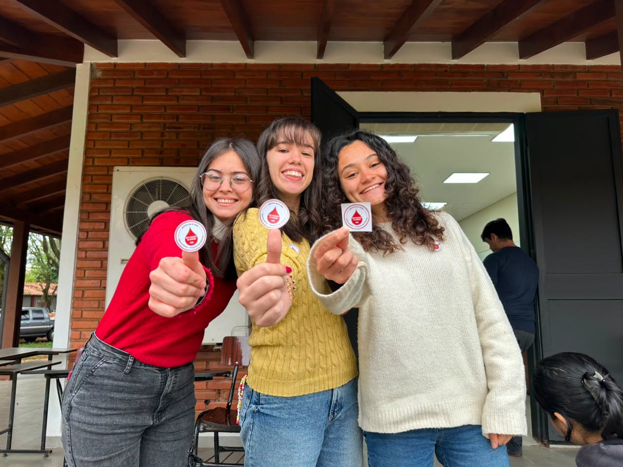 LA COMUNIDAD EDUCATIVA DE LA FCV UNA PARTICIPÓ DE LA JORNADA DE DONACIÓN VOLUNTARIA