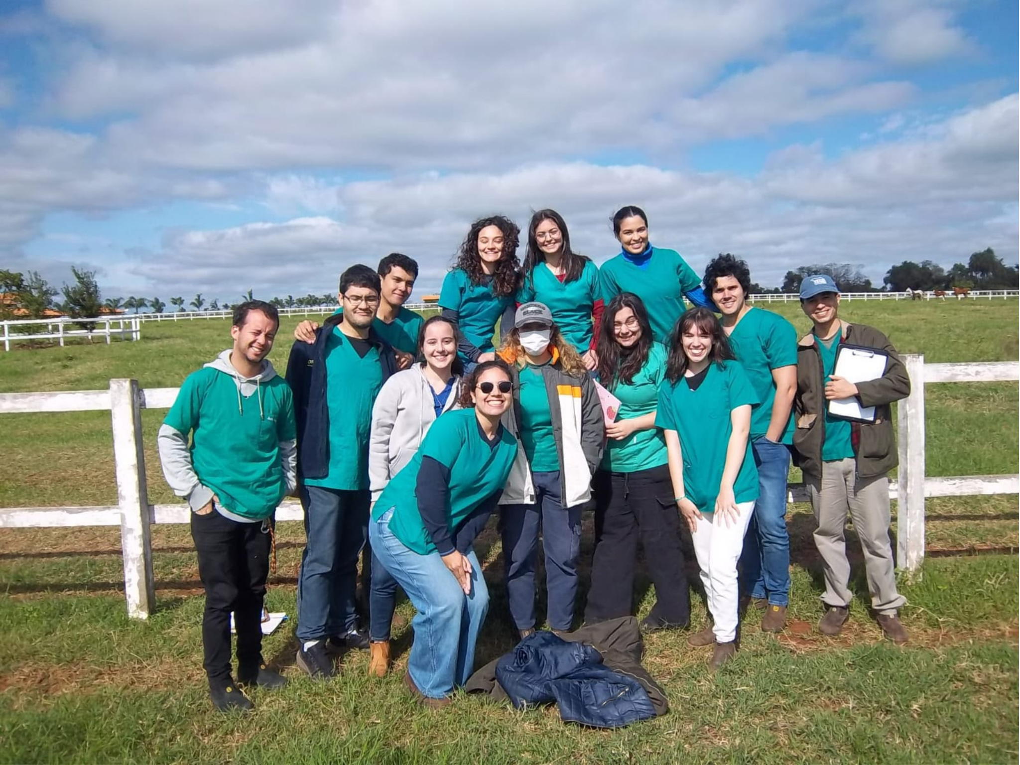 ESTUDIANTES DE LA FCV-UNA REALIZARON SALIDA DE CAMPO AL HARAS SAN JORGE