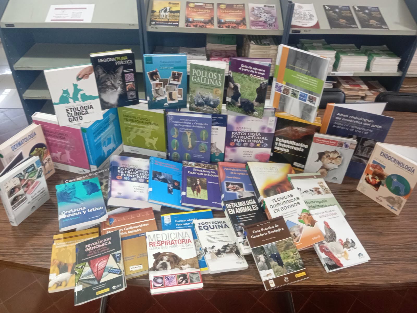 LA FCV-UNA RENUEVA Y AMPLÍA SU ACERVO BIBLIOGRÁFICO