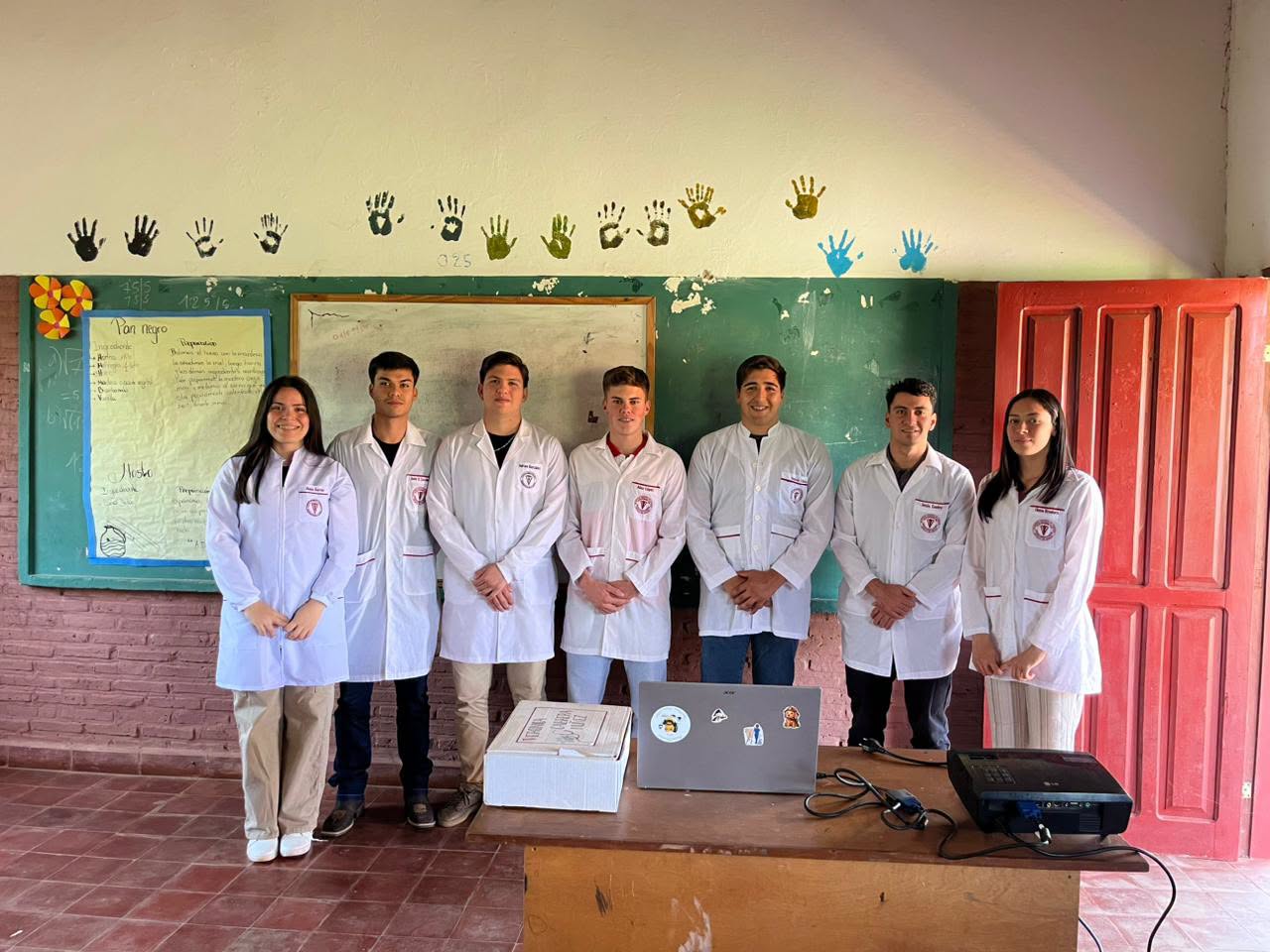 ESTUDIANTES DE LA FCV-UNA, FILIAL CAAZAPÁ, BRINDARON CHARLAS SOBRE ENFERMEDADES ZOONÓTICAS